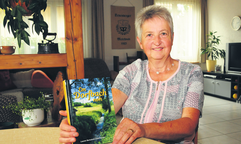 Buchautorin von - Em Dorfbach no